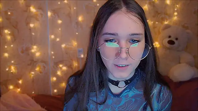 fluffy kitty  online show from 02-26-26, 07:57