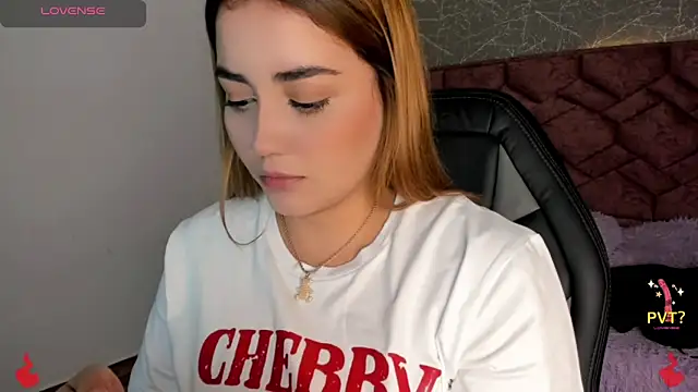 Lucia star   online show from 12-27-24, 07:46