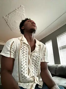 Snapshot of Festivitiesking1 chatting on 09-23-25, 10:24 Festivitiesking1 online show from 09-23-25, 10:24