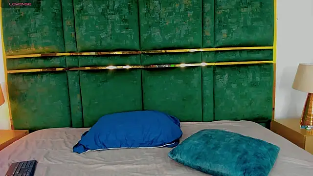 Snapshot of Latrellx7 chatting on 01-23-25, 03:32 Latrellx7 online show from 01-23-25, 03:32