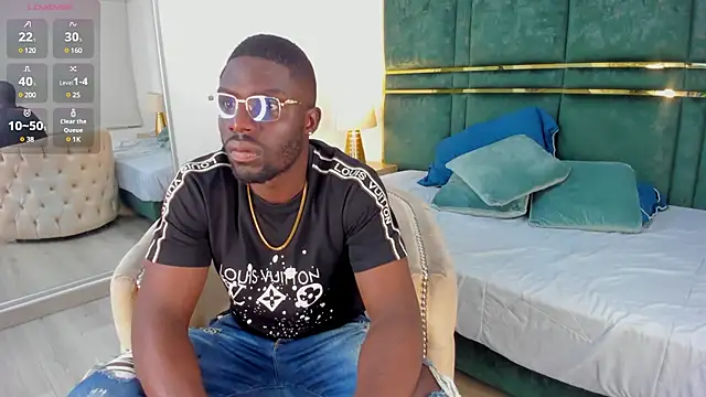 Snapshot of Latrellx7 chatting on 02-12-25, 11:40 Latrellx7 online show from 02-12-25, 11:40