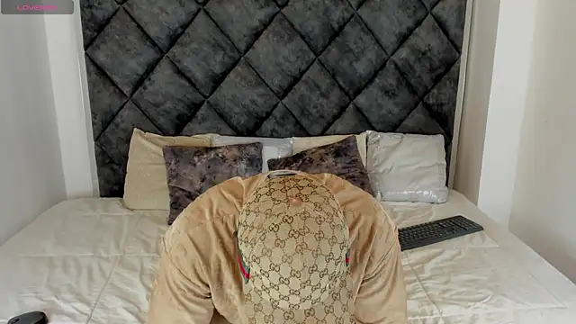 Snapshot of Latrellx7 chatting on 09-19-25, 03:08 Latrellx7 online show from 09-19-25, 03:08