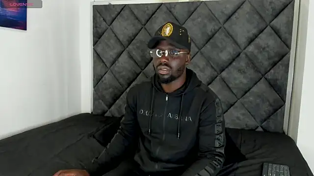 Snapshot of Latrellx7 chatting on 10-16-25, 03:40 Latrellx7 online show from 10-16-25, 03:40