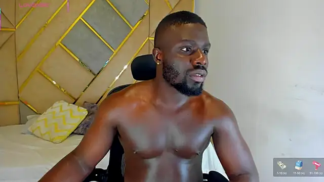 Snapshot of Latrellx7 chatting on 10-31-25, 01:06 Latrellx7 online show from 10-31-25, 01:06