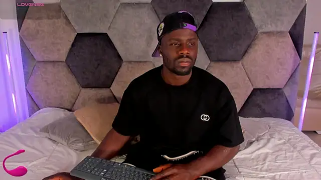 Latrellx7 online show from 02-11-26, 03:33