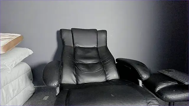 Snapshot of Brock_hurn1 chatting on 05-27-26, 02:58 Brock hurn1 online show from 05-27-26, 02:58