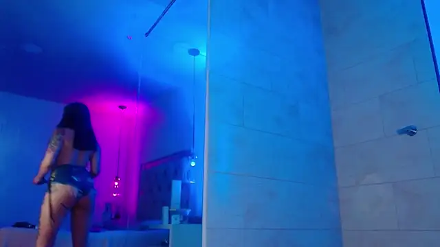 GigiVolkova online show from 01-07-25, 11:56