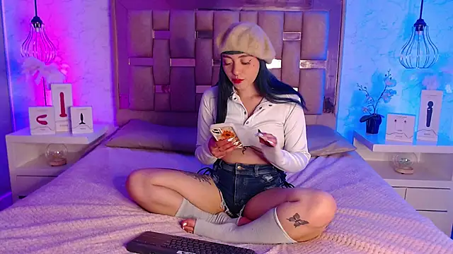 GigiVolkova online show from 02-06-25, 08:02