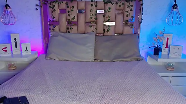 GigiVolkova online show from 03-10-25, 12:18