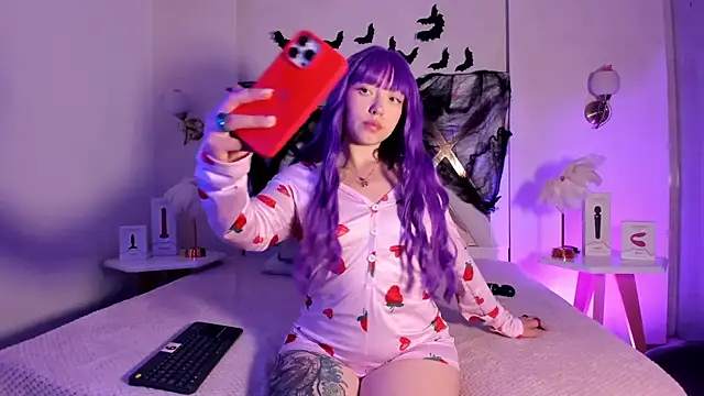 GigiVolkova online show from 10-22-25, 04:57