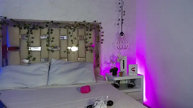 GigiVolkova online show from 11-27-25, 03:52