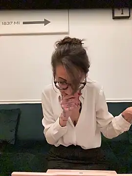 Thunder-Cunt online show from 10-21-25, 09:04