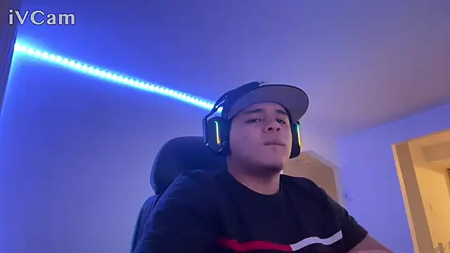 Snapshot of Naitsirc- chatting on 01-04-25, 02:25 Naitsirc- online show from 01-04-25, 02:25