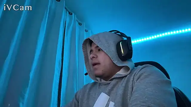 Snapshot of Naitsirc- chatting on 02-12-25, 12:27 Naitsirc- online show from 02-12-25, 12:27