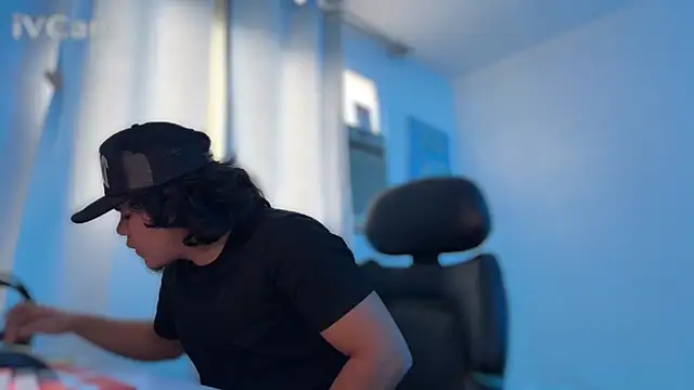 Snapshot of Naitsirc- chatting on 11-05-25, 02:17 Naitsirc- online show from 11-05-25, 02:17