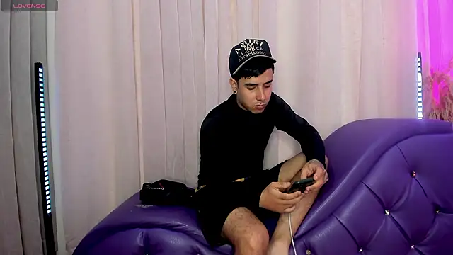 Yourslust  online show from 03-05-26, 01:51