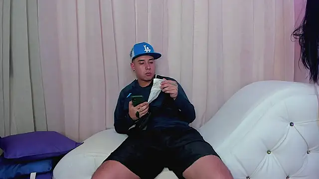Snapshot of Yourslust_ chatting on 05-08-26, 02:17 Yourslust online show from 05-08-26, 02:17