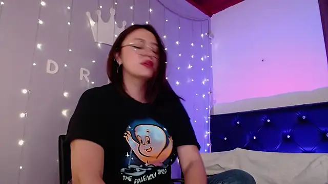 Snapshot of sweet_valery21 chatting on 12-10-24, 01:54 sweet valery21 online show from 12-10-24, 01:54