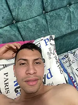 Snapshot of muchaelw3st4r8fuiz chatting on 01-05-25, 11:22 muchaelw3st4r8fuiz online show from 01-05-25, 11:22