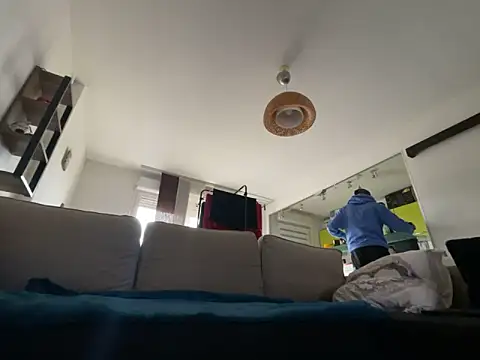 Snapshot of Rebeu313 chatting on 01-06-25, 02:36 Rebeu313 online show from 01-06-25, 02:36