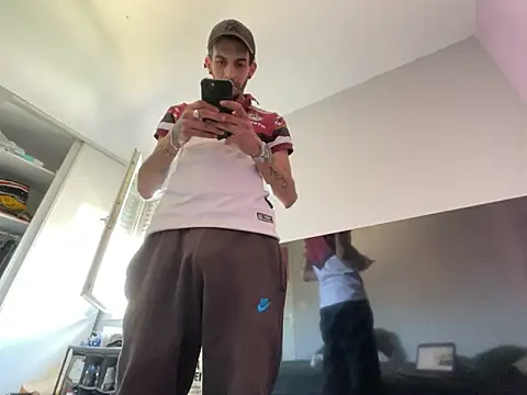 Rebeu313 online show from 02-26-26, 01:54