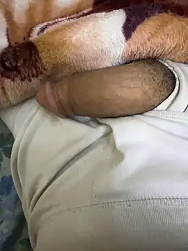 Snapshot of hamed-697 chatting on 02-08-25, 10:40 hamed-697 online show from 02-08-25, 10:40