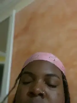 Snapshot of Alexa_paytom1 chatting on 01-13-25, 12:19 Alexa paytom1 online show from 01-13-25, 12:19