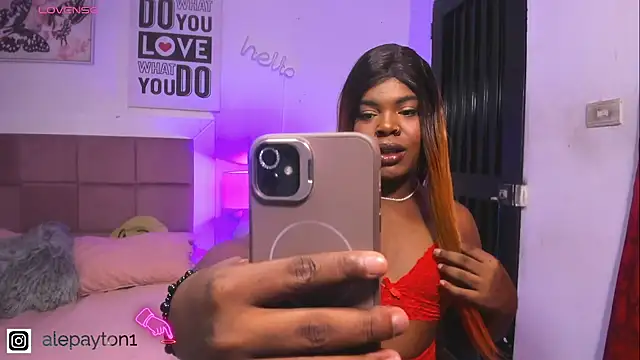 Snapshot of Alexa_paytom1 chatting on 10-21-25, 04:35 Alexa paytom1 online show from 10-21-25, 04:35