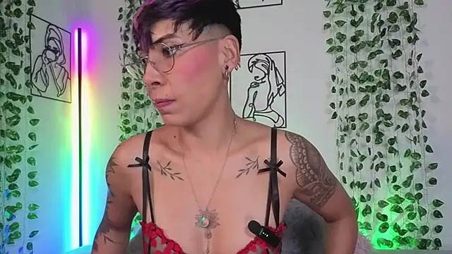 MiaMorgan  online show from 06-12-26, 03:33