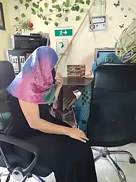 Snapshot of NAJWA-ARAB chatting on 12-17-24, 02:33 NAJWA-ARAB online show from 12-17-24, 02:33