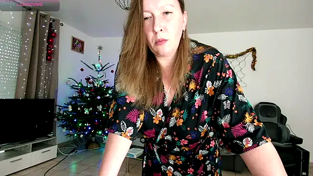 Snapshot of YOUR_ELENA chatting on 12-19-24, 11:29 YOUR ELENA online show from 12-19-24, 11:29