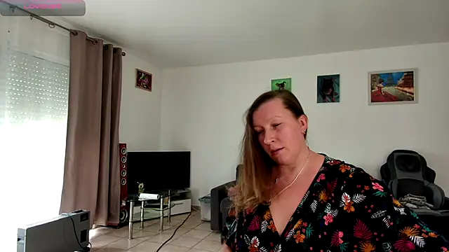 Snapshot of YOUR_ELENA chatting on 01-20-25, 10:40 YOUR ELENA online show from 01-20-25, 10:40