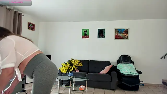 Snapshot of YOUR_ELENA chatting on 01-24-25, 11:48 YOUR ELENA online show from 01-24-25, 11:48