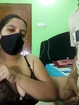 Snapshot of Taniya07 chatting on 02-15-25, 06:23 Taniya07 online show from 02-15-25, 06:23