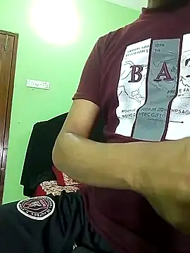 Snapshot of Taniya07 chatting on 02-26-25, 04:45 Taniya07 online show from 02-26-25, 04:45