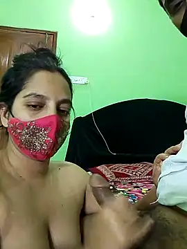 Snapshot of Taniya07 chatting on 03-08-25, 08:03 Taniya07 online show from 03-08-25, 08:03