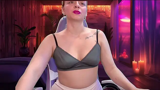 Snapshot of Dolce--Mia---Bianchi__07 chatting on 01-10-25, 02:35 Dolce--Mia---Bianchi  07 online show from 01-10-25, 02:35