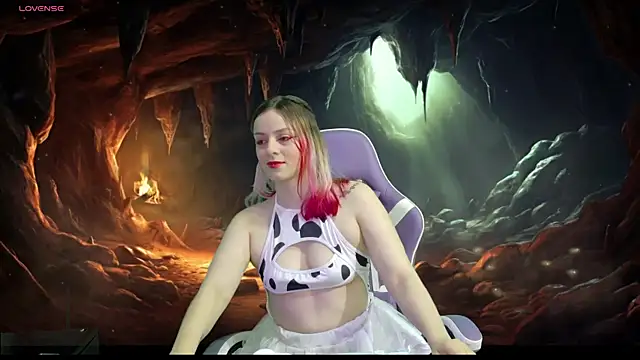 Snapshot of Dolce--Mia---Bianchi__07 chatting on 02-19-25, 10:09 Dolce--Mia---Bianchi  07 online show from 02-19-25, 10:09