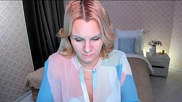 Louisa Bay online show from 12-13-24, 02:38