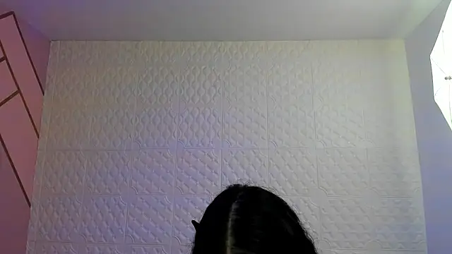 Violetaa diazz online show from 10-31-25, 09:27