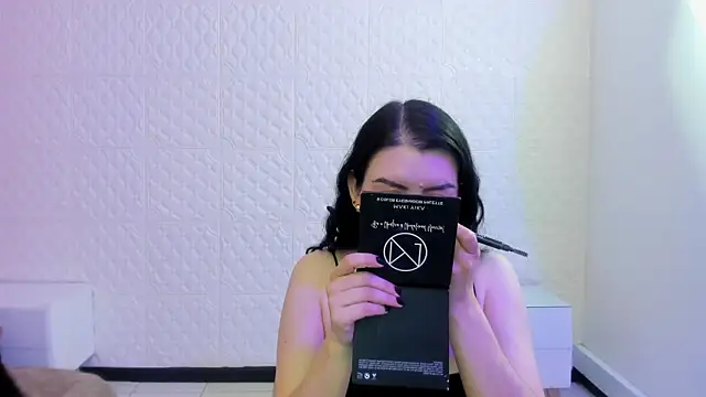 Violetaa diazz online show from 04-24-26, 09:06