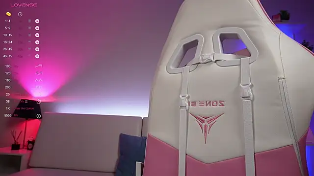 Snapshot of Good_Barbie chatting on 12-19-24, 07:40 Good Barbie online show from 12-19-24, 07:40