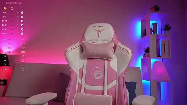 Snapshot of Good_Barbie chatting on 12-20-24, 07:01 Good Barbie online show from 12-20-24, 07:01