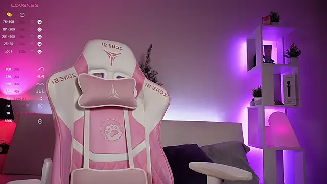 Snapshot of Good_Barbie chatting on 12-26-24, 06:41 Good Barbie online show from 12-26-24, 06:41