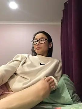 Snapshot of Milka23 chatting on 12-14-24, 04:34 Milka23 online show from 12-14-24, 04:34