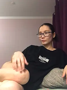 Snapshot of Milka23 chatting on 12-15-24, 10:15 Milka23 online show from 12-15-24, 10:15