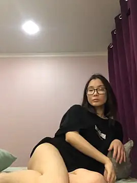 Snapshot of Milka23 chatting on 12-24-24, 05:02 Milka23 online show from 12-24-24, 05:02