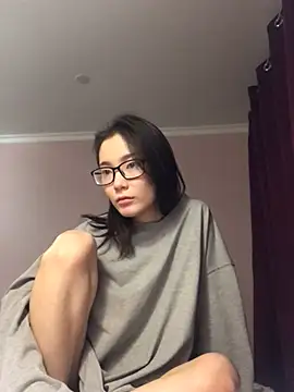 Snapshot of Milka23 chatting on 12-29-24, 02:42 Milka23 online show from 12-29-24, 02:42