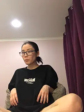 Snapshot of Milka23 chatting on 12-30-24, 04:08 Milka23 online show from 12-30-24, 04:08