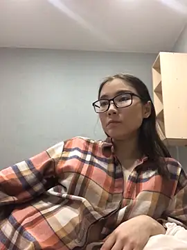 Snapshot of Milka23 chatting on 02-09-25, 05:01 Milka23 online show from 02-09-25, 05:01